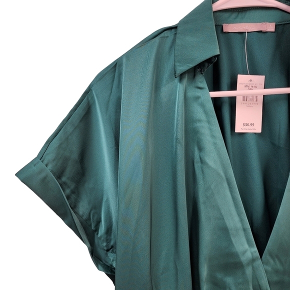 Buckle X Red By BKE Women's Green Satin Surplice Tunic Top - L - Picture 3 of 8